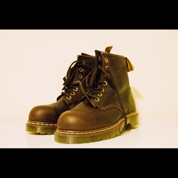 dr martens icon 7b10 safety boots